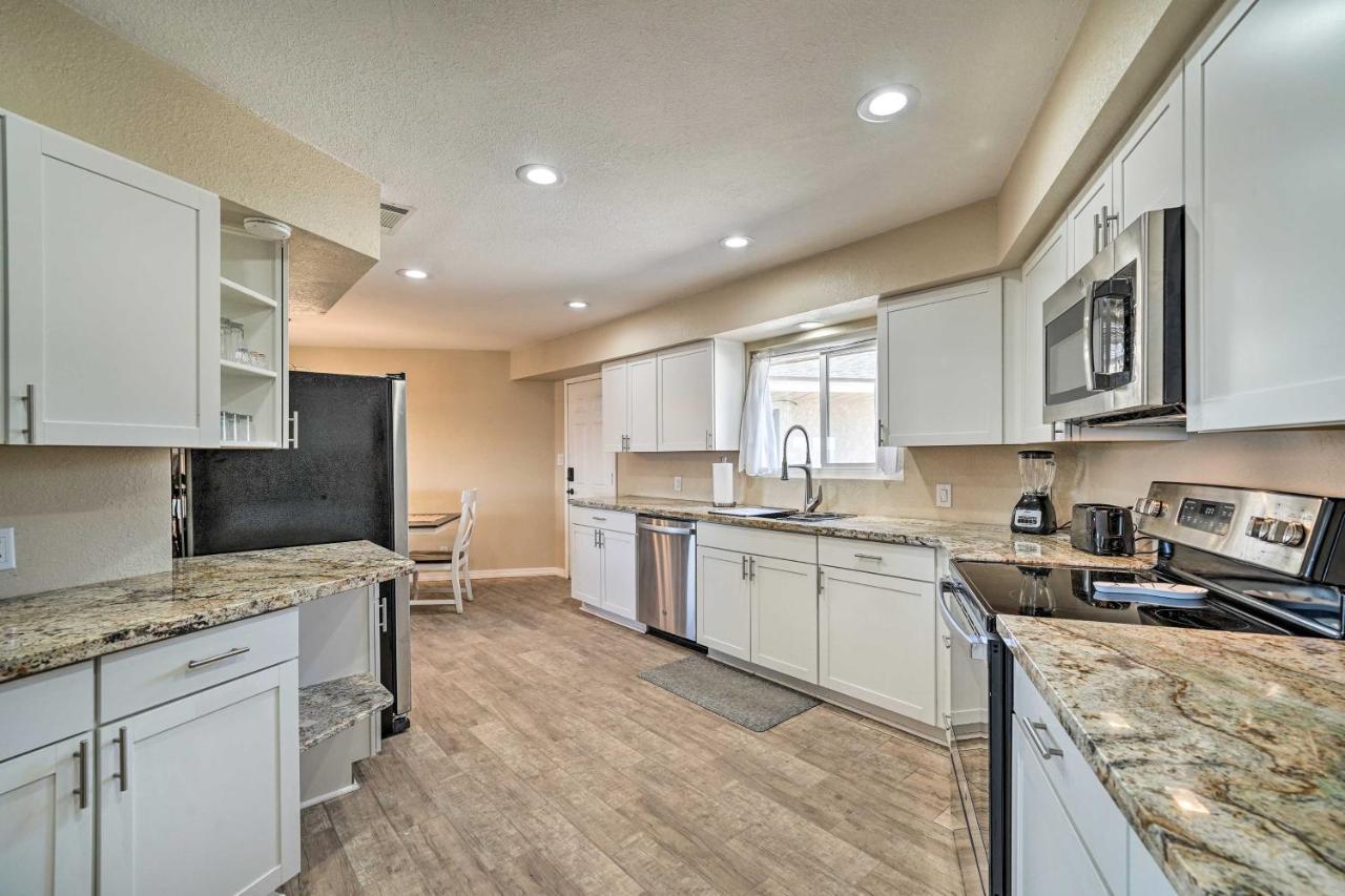 Havasu Family Retreat With Patio And Game Holiday home