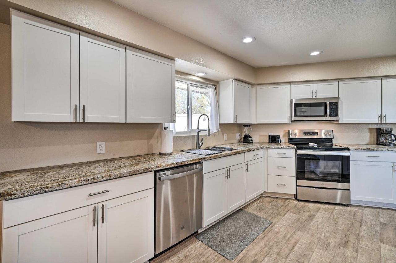 Havasu Family Retreat With Patio And Game *