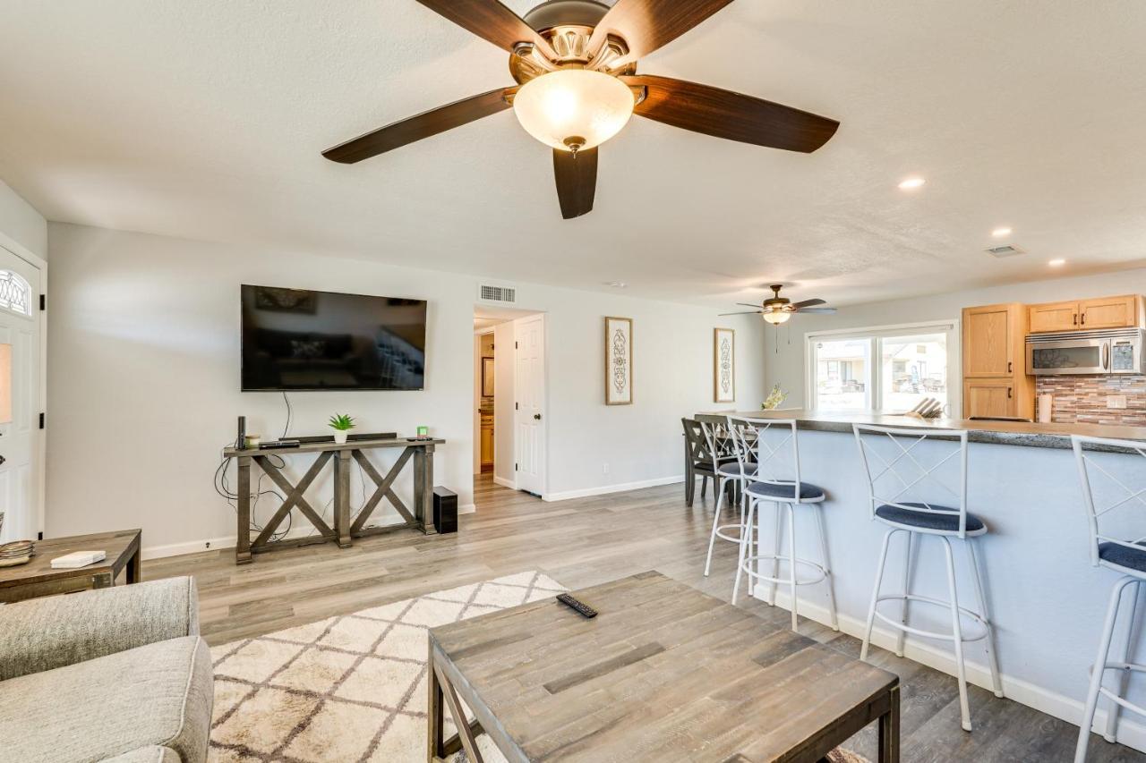 Holiday home Arizona Getaway With Patio - 2 Mi To Havasu! *
