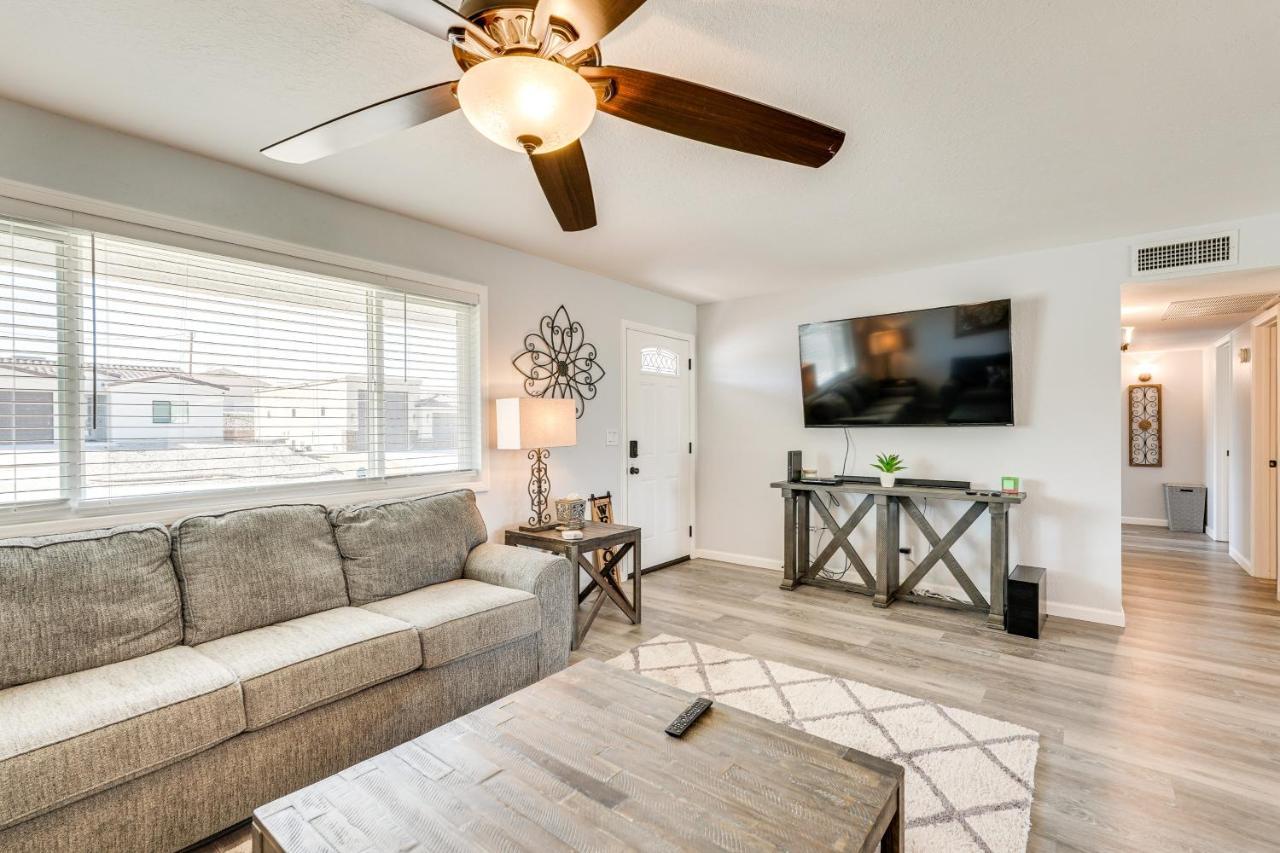 Holiday home Arizona Getaway With Patio - 2 Mi To Havasu! Lake Havasu City