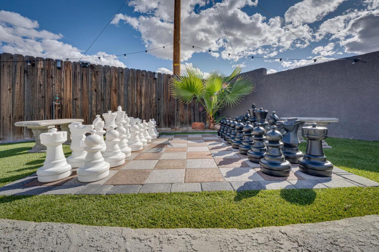 Havasu Pool, And Mountain Views Holiday home