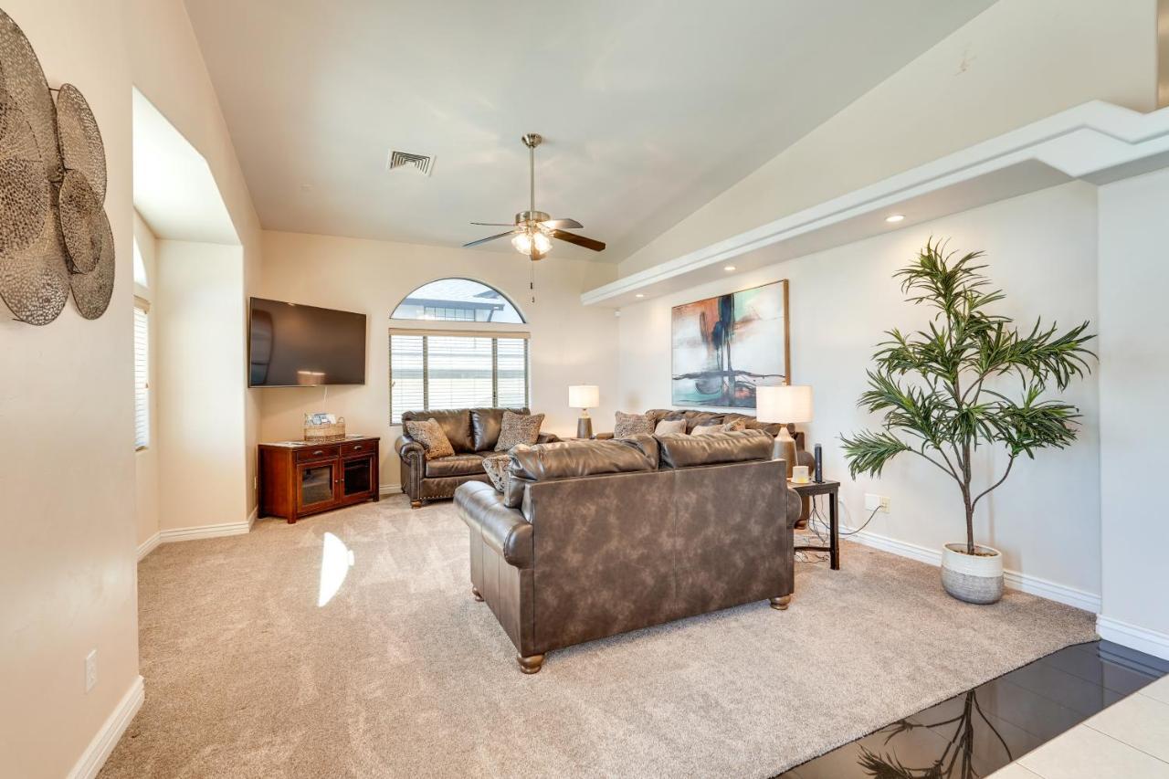 Havasu Escape With Pool, Patio And Grill! Holiday home Lake Havasu City