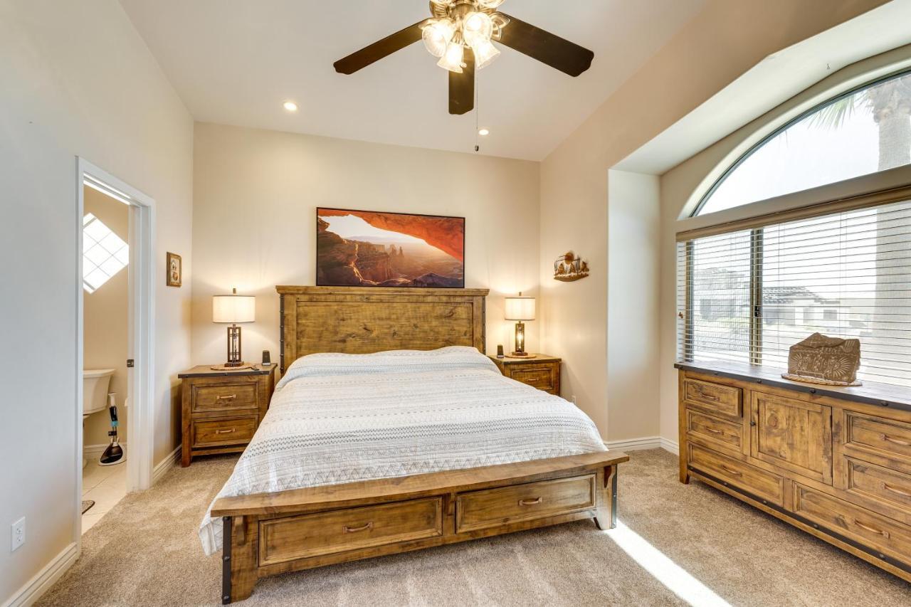Havasu Escape With Pool, Patio And Grill!