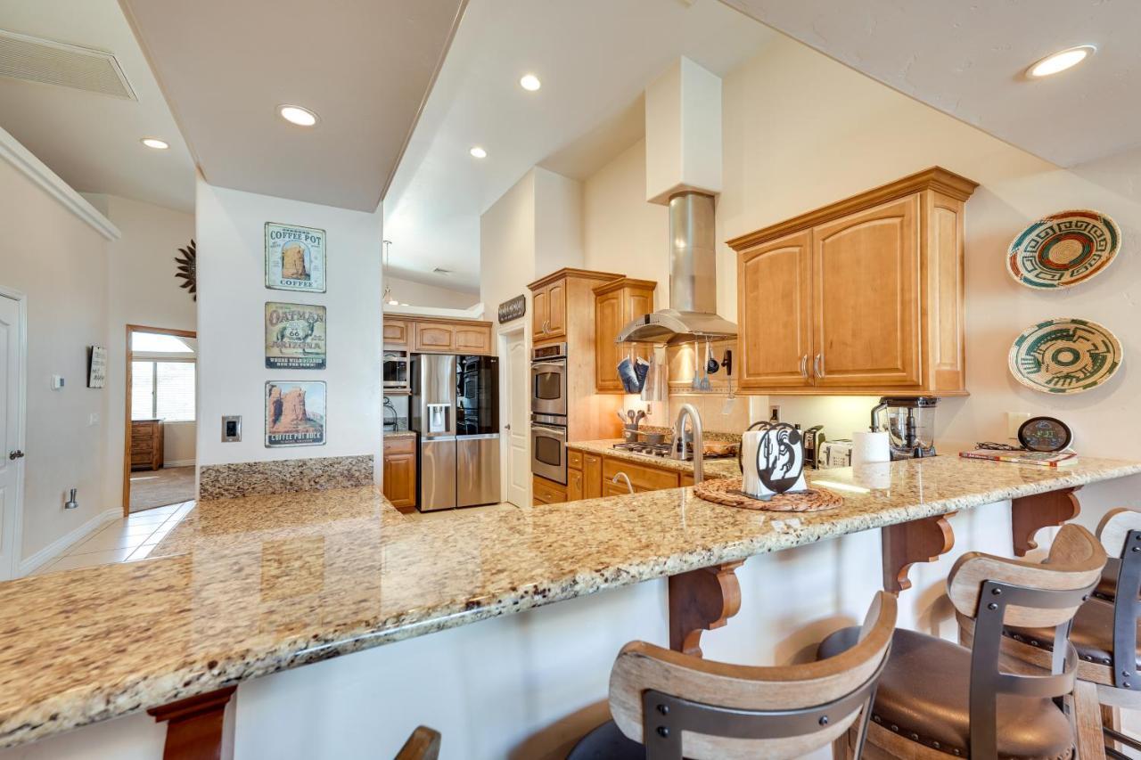 Havasu Escape With Pool, Patio And Grill! Holiday home Lake Havasu City