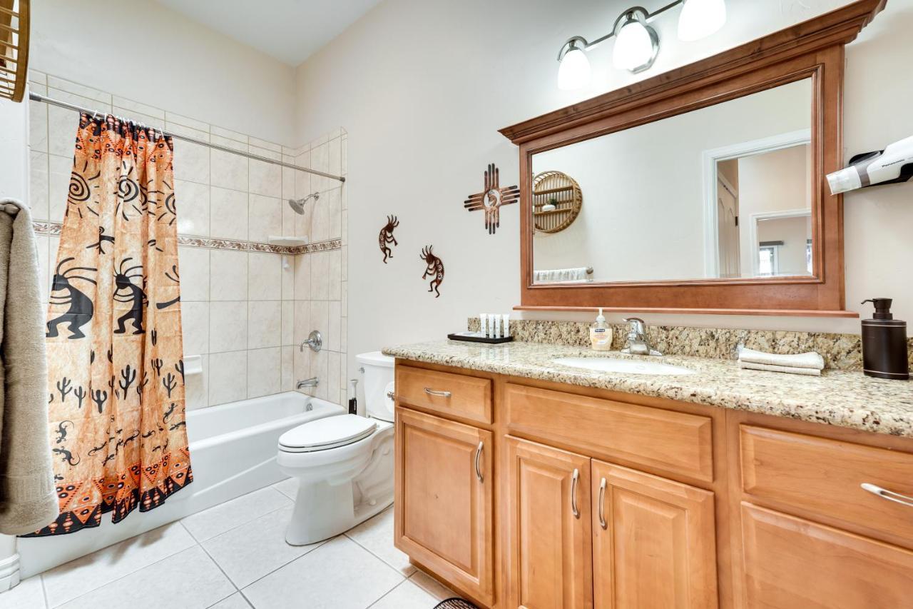 Havasu Escape With Pool, Patio And Grill! Holiday home Lake Havasu City