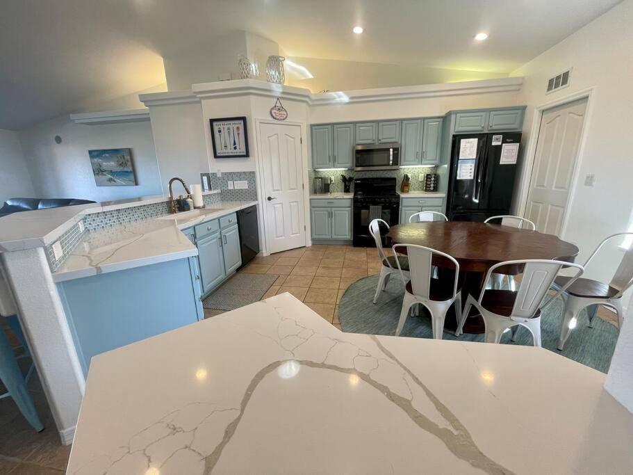 La Isla Panoramic Views, Outdoor Kitchen, Sleeps 16 Holiday home *