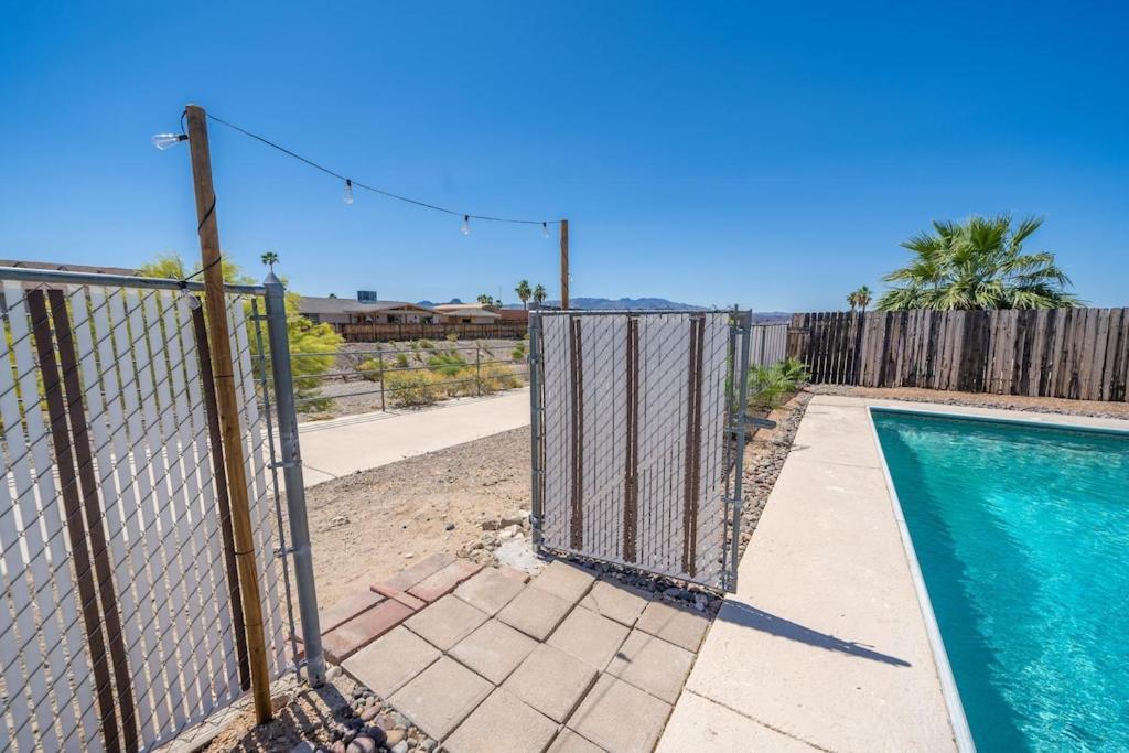 Large Havasu Retreat With Private Heated Pool And Gameroom For Family Fun