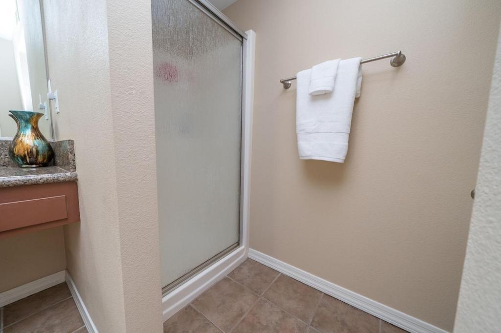 Large Havasu Retreat With Private Heated Pool And Gameroom For Family Fun Holiday home Lake Havasu City