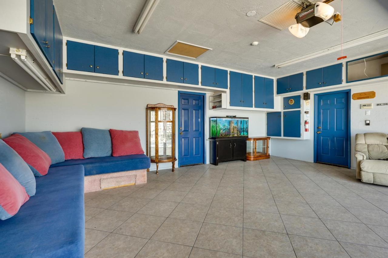 Holiday home Havasu With Rooftop Deck About 1 Mi To Beach! Lake Havasu City