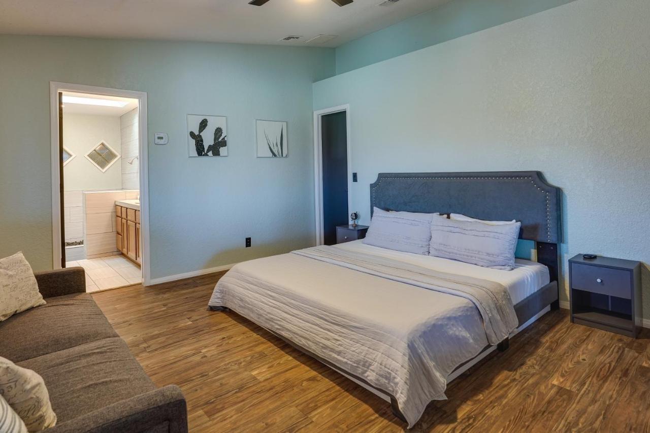 Havasu With Pool About 3 Mi To Beach! Holiday home Lake Havasu City