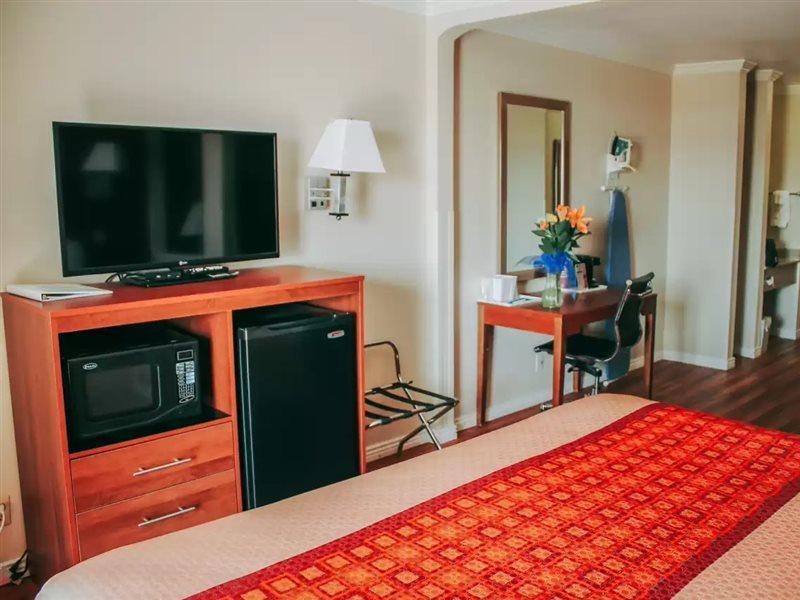 Rodeway & Hotel