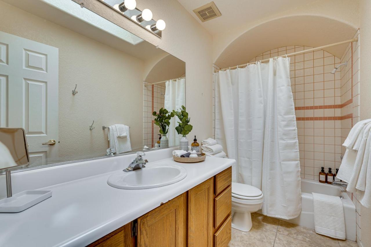 Havasu With Private Pool And Views!