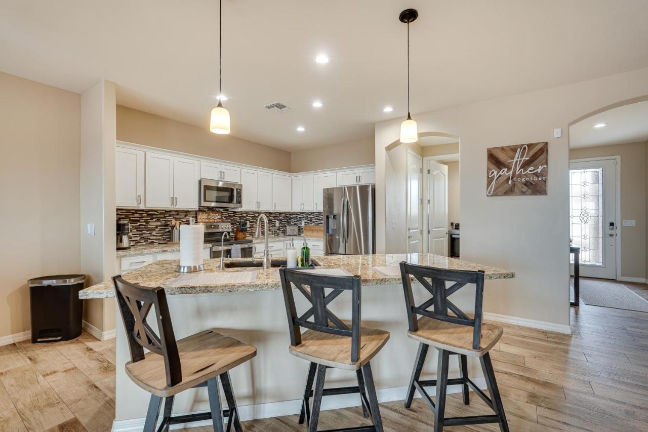Holiday home Havasu With Hot Tub And Foosball Table!
