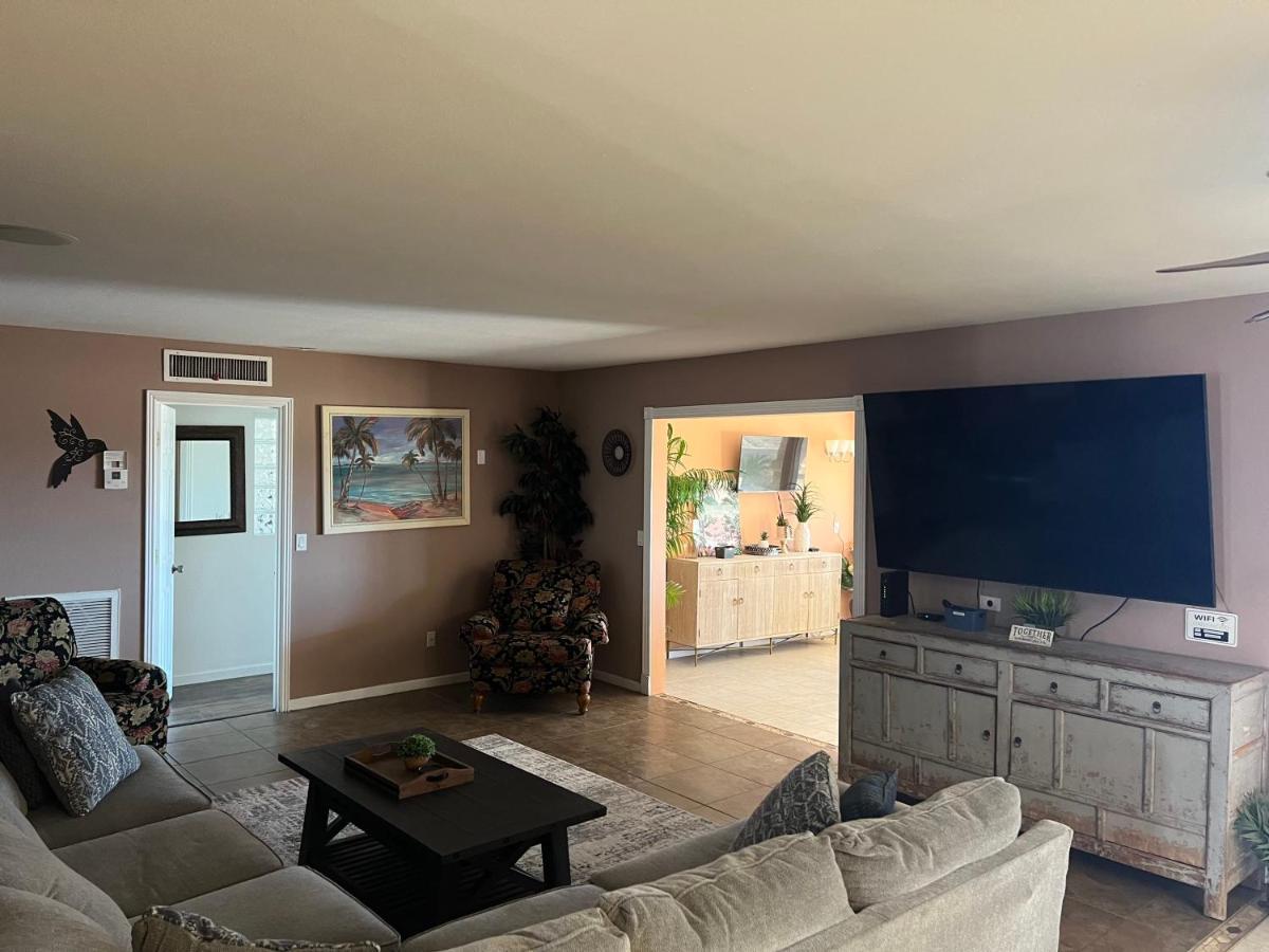 Holiday home Lodestar Livin! 4-bedroom, Pool, Views! Lake Havasu City