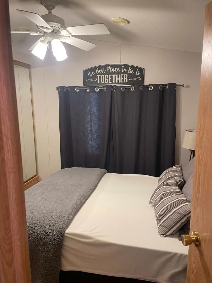 Paradise Pointe On The Island Boat Dock And View! Holiday home *