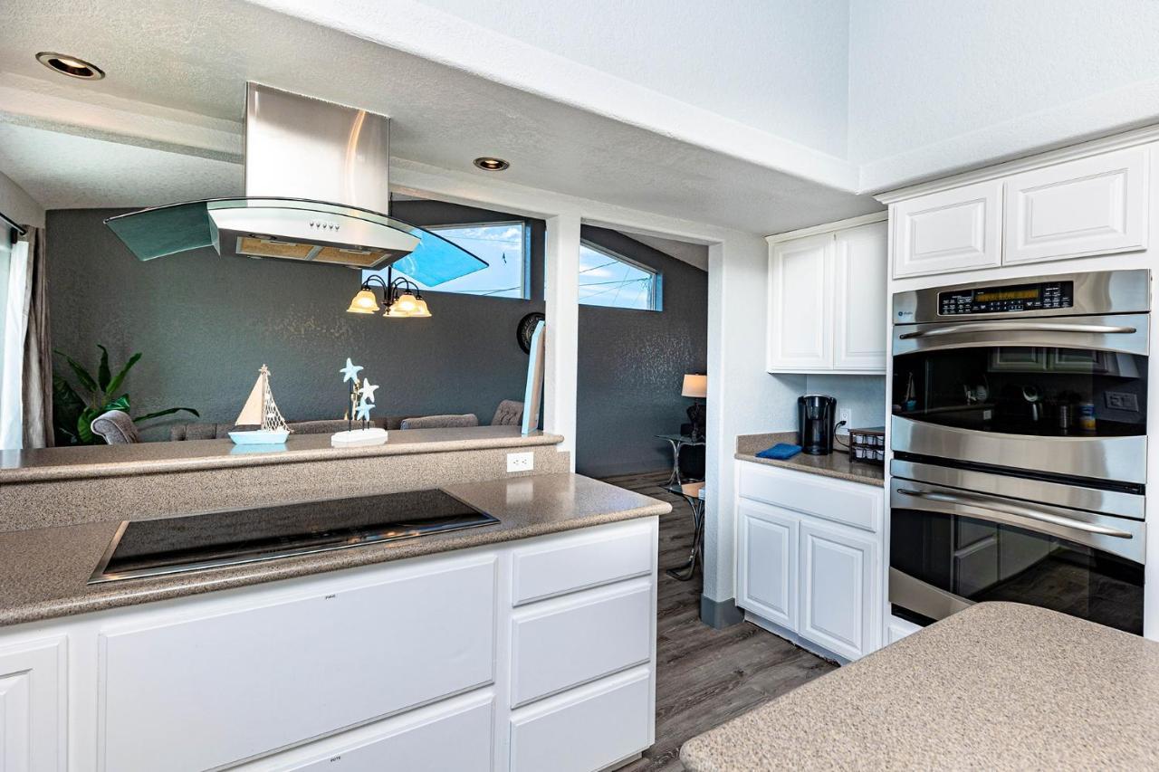 Lakeview Minute From New Launch With Pool And * Lake Havasu City