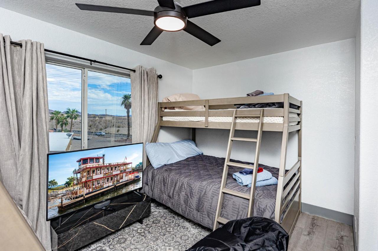 Apartment Lakeview Minute From New Launch With Pool And Lake Havasu City