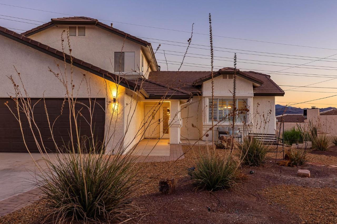 Lakeview Minute From New Launch With Pool And *