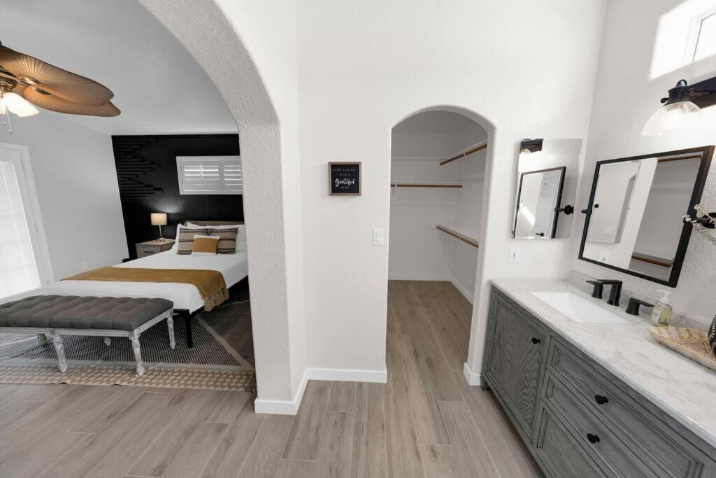 Boho House - Pool, Spa, Boat Parking, Apartment