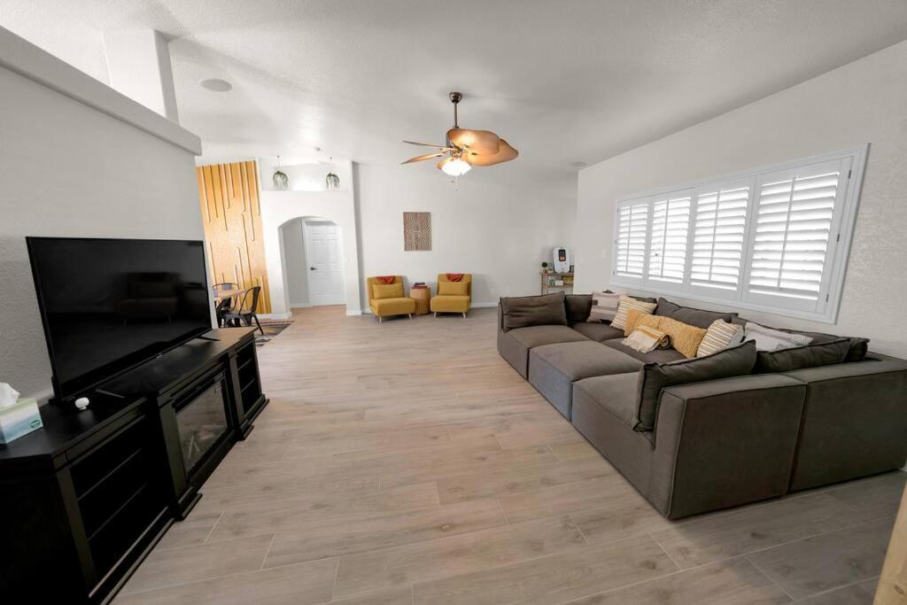 Boho House - Pool, Spa, Boat Parking,