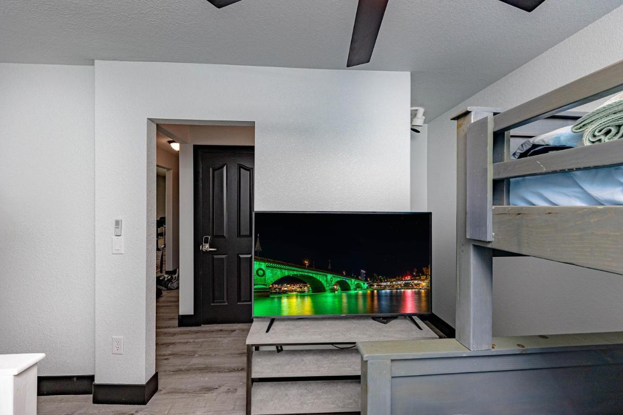 Lakeview Minute From New Launch With Pool And Apartment *