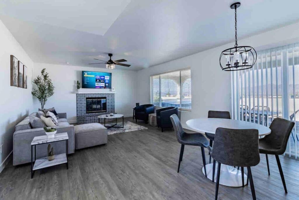 Peaceful Desert W/lake View & Holiday home Lake Havasu City