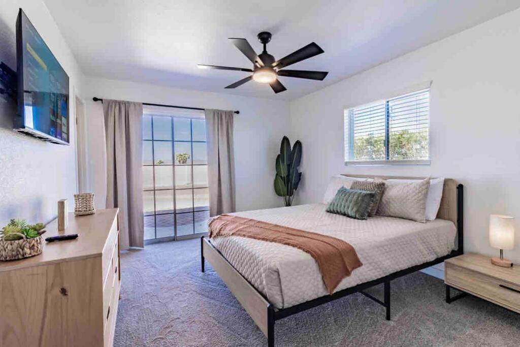 Holiday home Peaceful Desert W/lake View &