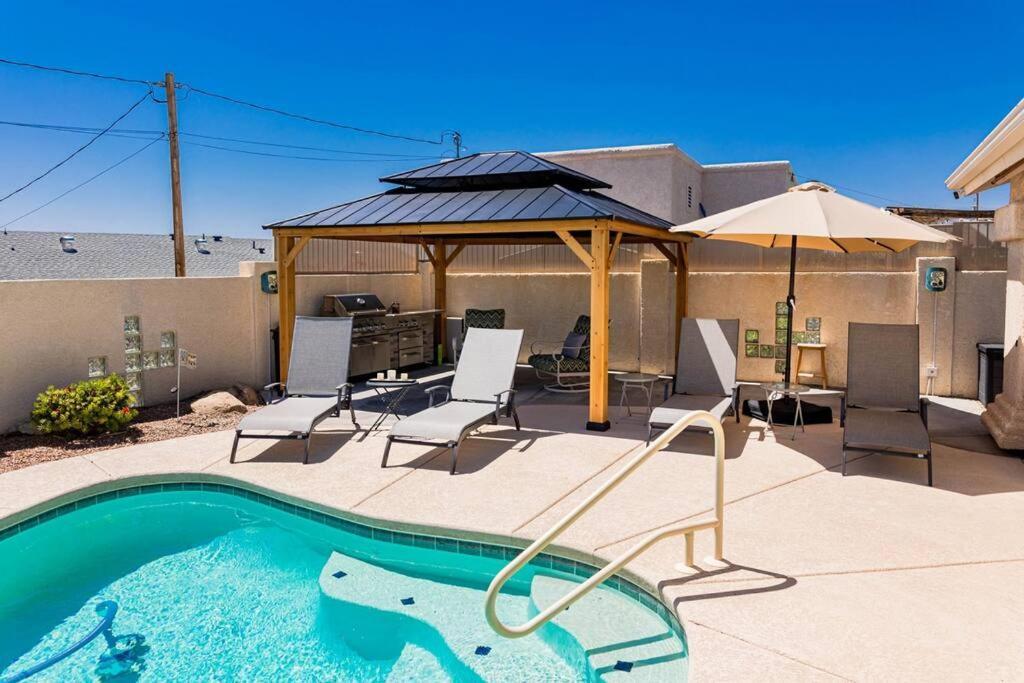 Sunset Paradise . Pool . Bbq . Smart Tv . Sleeps10 Apartment