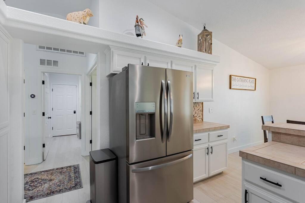 Sunset Paradise . Pool . Bbq . Smart Tv . Sleeps10 Apartment