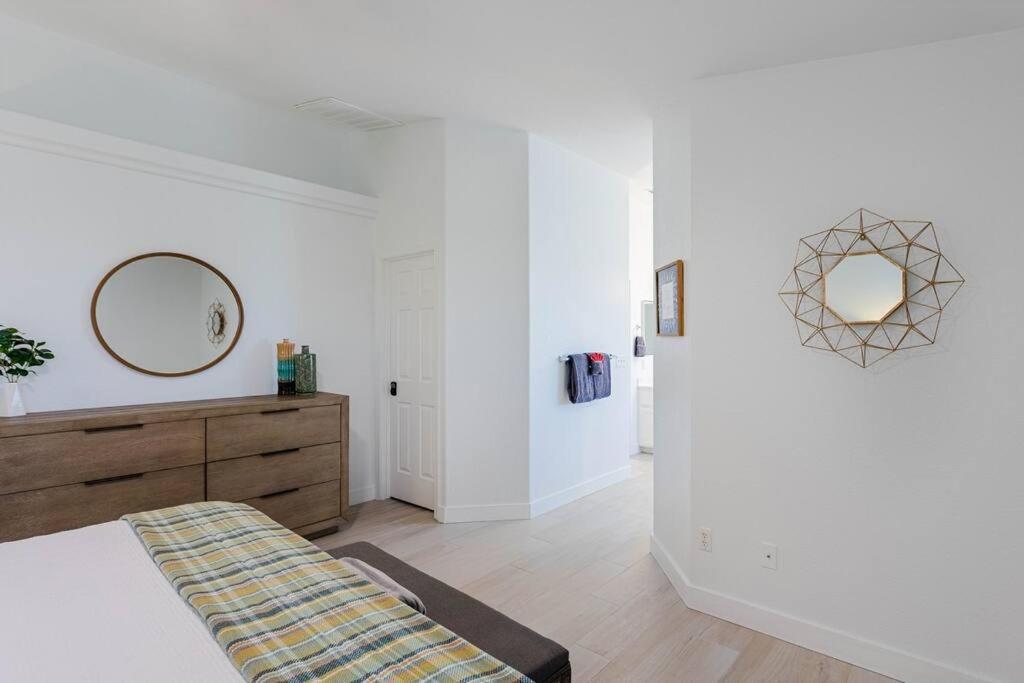 Apartment Sunset Paradise . Pool . Bbq . Smart Tv . Sleeps10