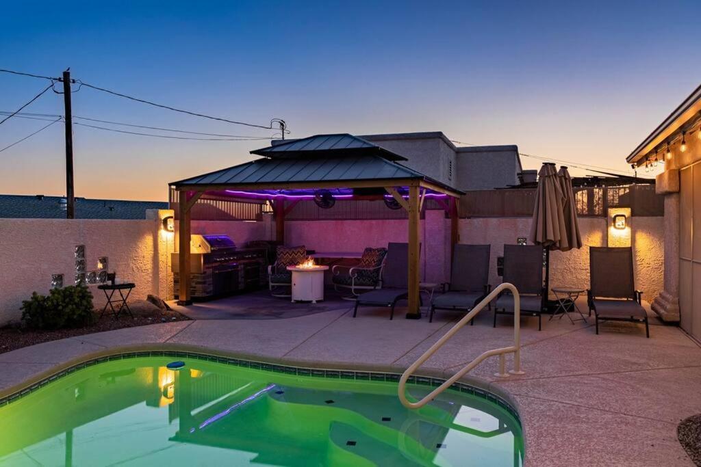 Sunset Paradise . Pool . Bbq . Smart Tv . Sleeps10 Apartment Lake Havasu City