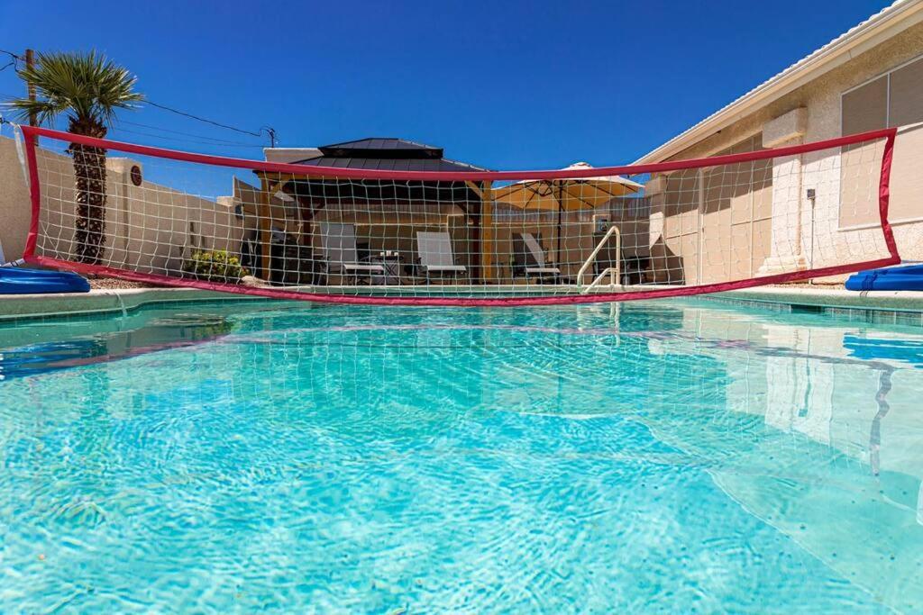 Sunset Paradise . Pool . Bbq . Smart Tv . Sleeps10 *
