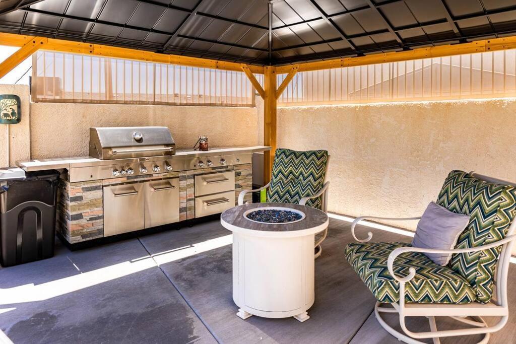 Sunset Paradise . Pool . Bbq . Smart Tv . Sleeps10 Apartment