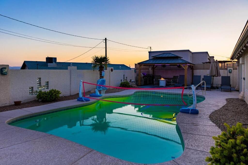 Apartment Sunset Paradise . Pool . Bbq . Smart Tv . Sleeps10 *