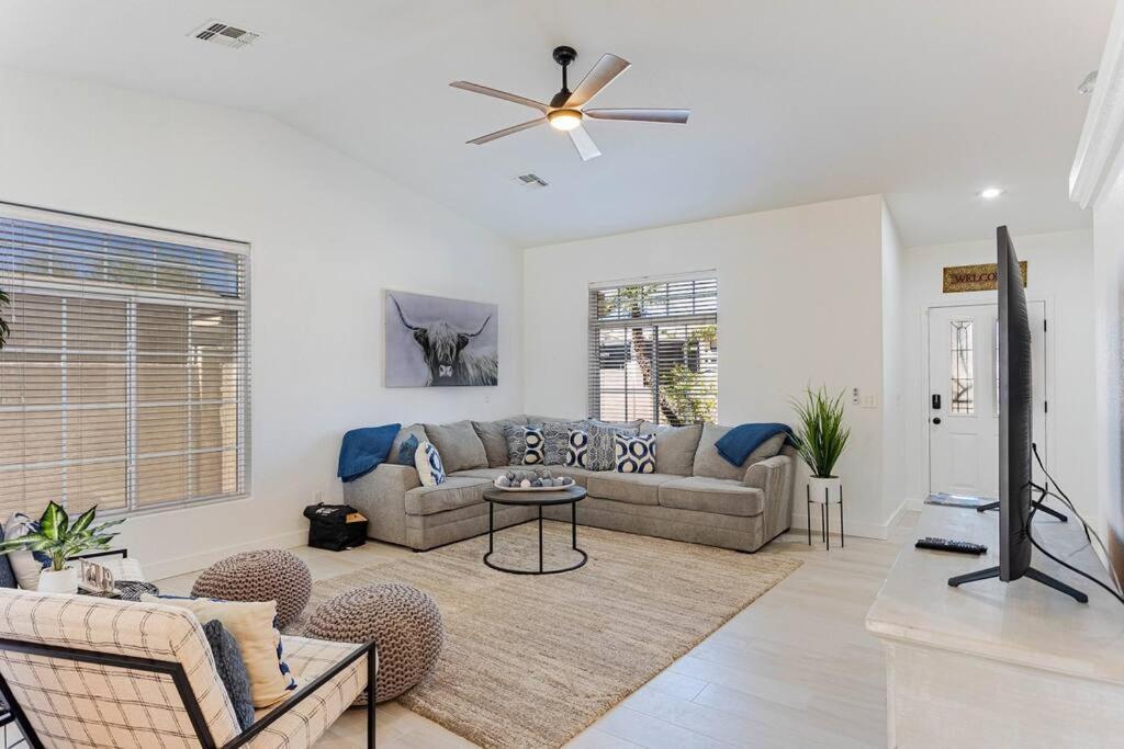 Sunset Paradise . Pool . Bbq . Smart Tv . Sleeps10 Apartment *