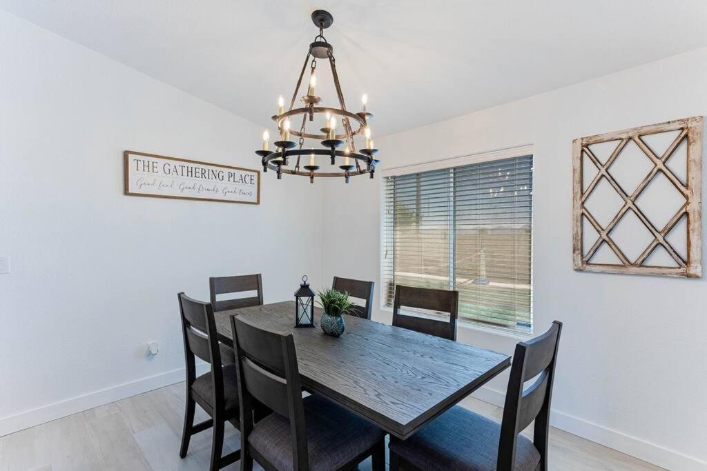 Apartment Sunset Paradise . Pool . Bbq . Smart Tv . Sleeps10