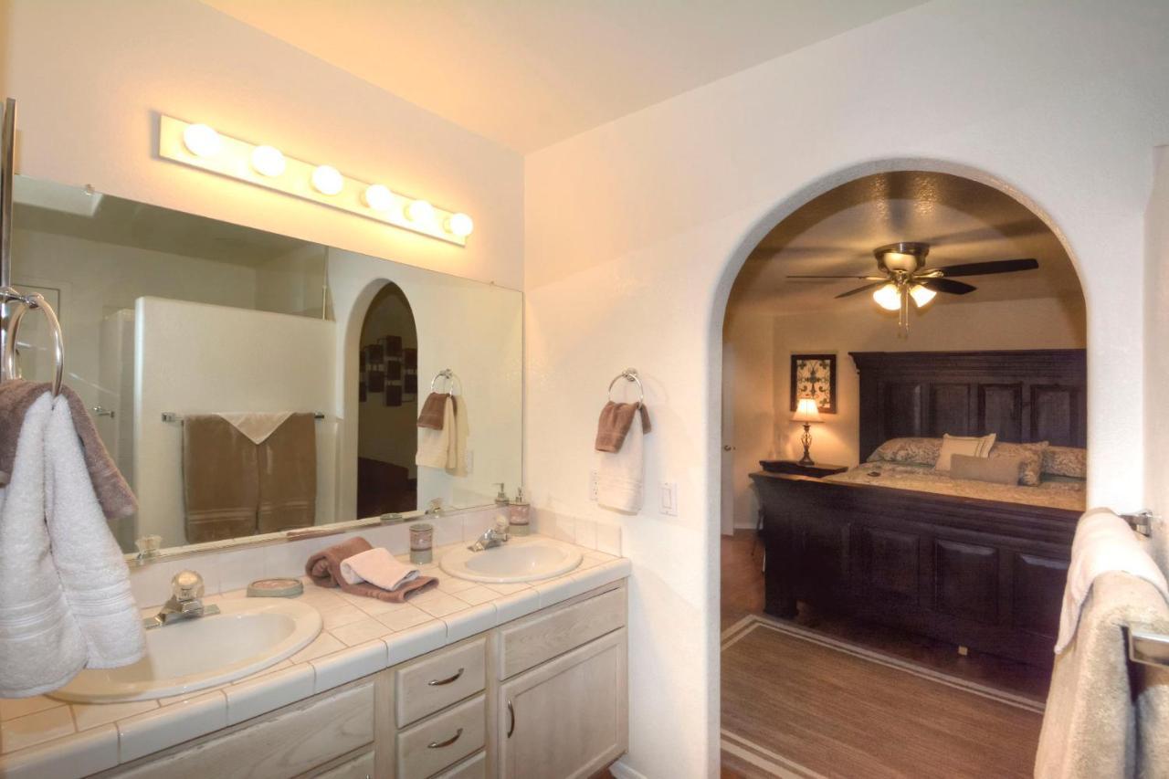 Holiday home Trendy Southside Beauty With Rv Access *