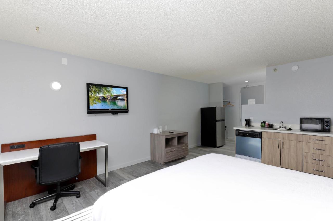 Hotel 6 Havasu Az 2*