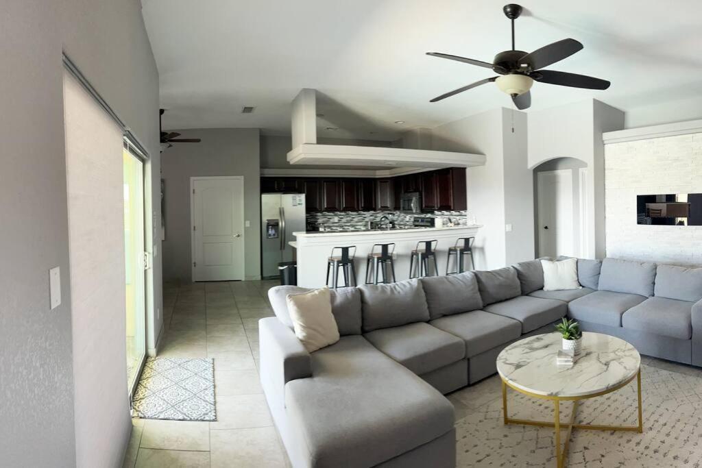 Holiday home Havasu Retreat! Pool, Spa, Gym & View