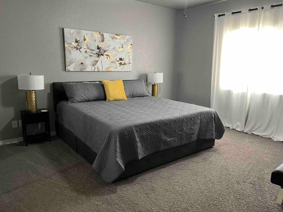 Havasu Retreat! Pool, Spa, Gym & View Holiday home Lake Havasu City