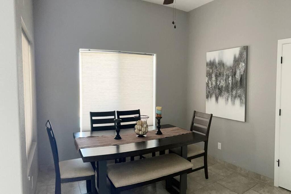Holiday home Havasu Retreat! Pool, Spa, Gym & View Lake Havasu City