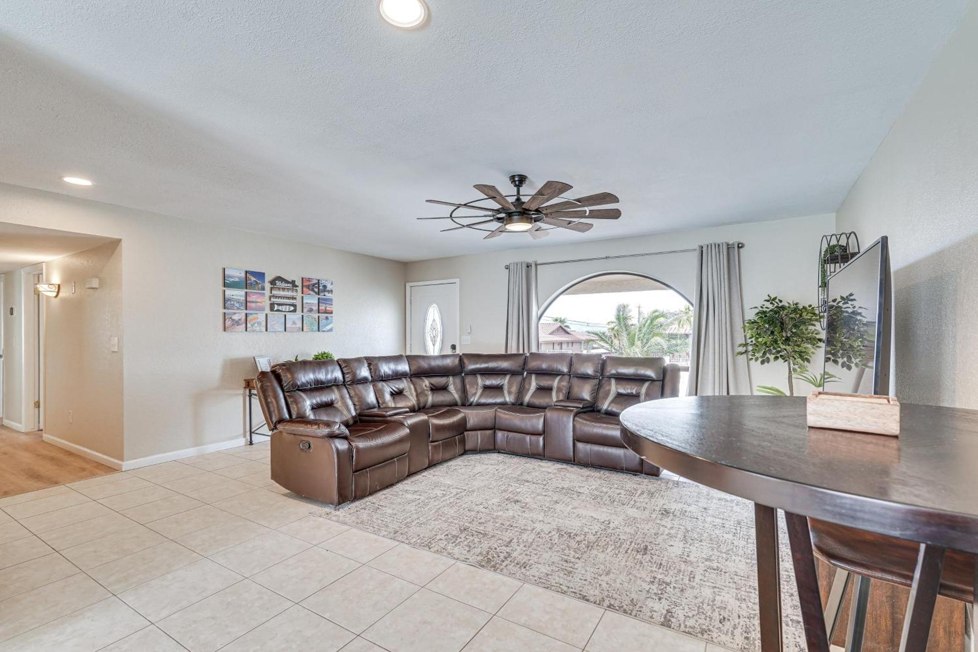 Idyllic With Grill And Pool 5 Mi To Havasu! Holiday home *