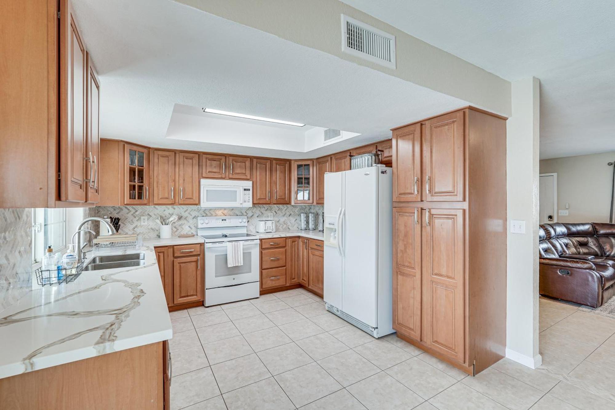 Idyllic With Grill And Pool 5 Mi To Havasu! * Lake Havasu City