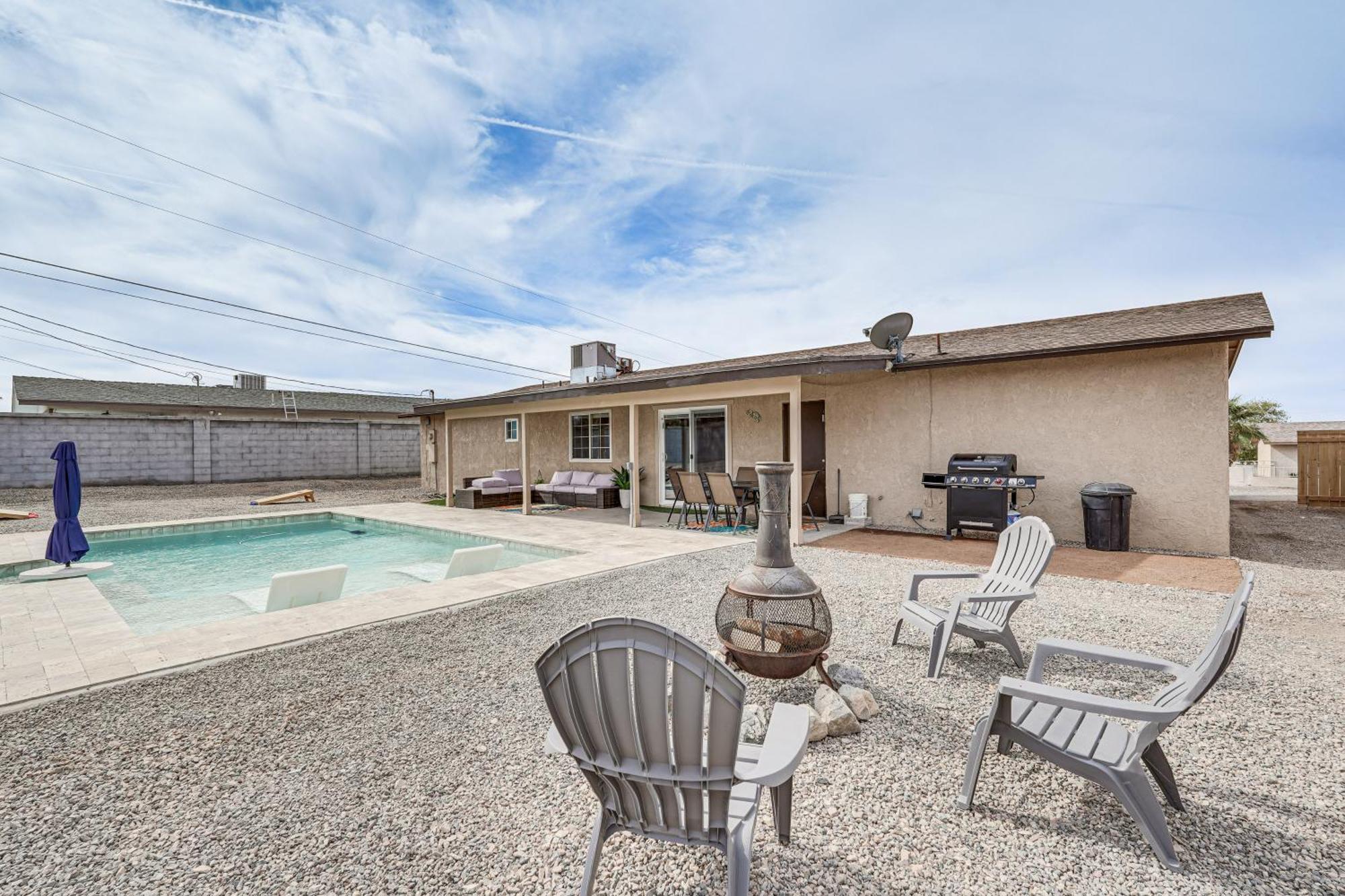 Holiday home Idyllic With Grill And Pool 5 Mi To Havasu!