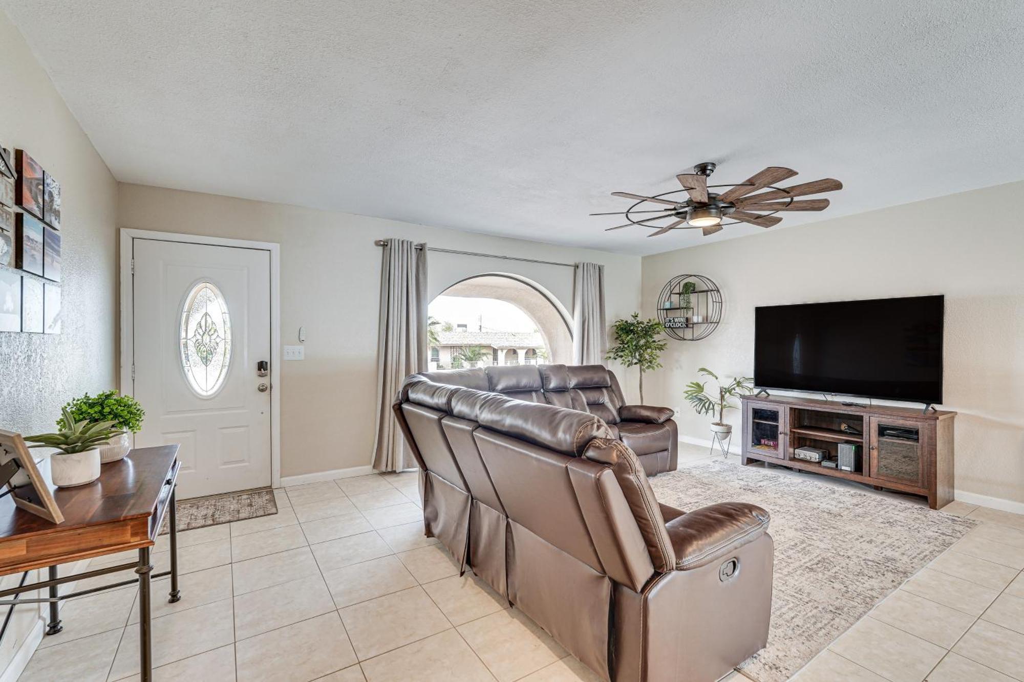 Idyllic With Grill And Pool 5 Mi To Havasu! Holiday home Lake Havasu City