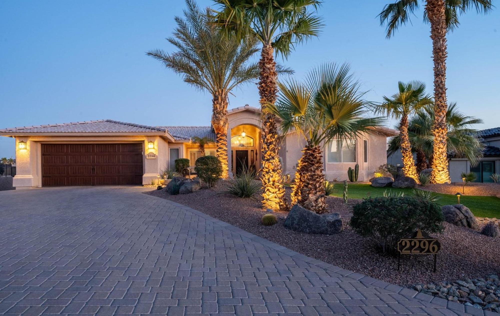 Luxe Havasu 6-bedroom Retreat! Pool, Hot Tub, Views! Lake Havasu City