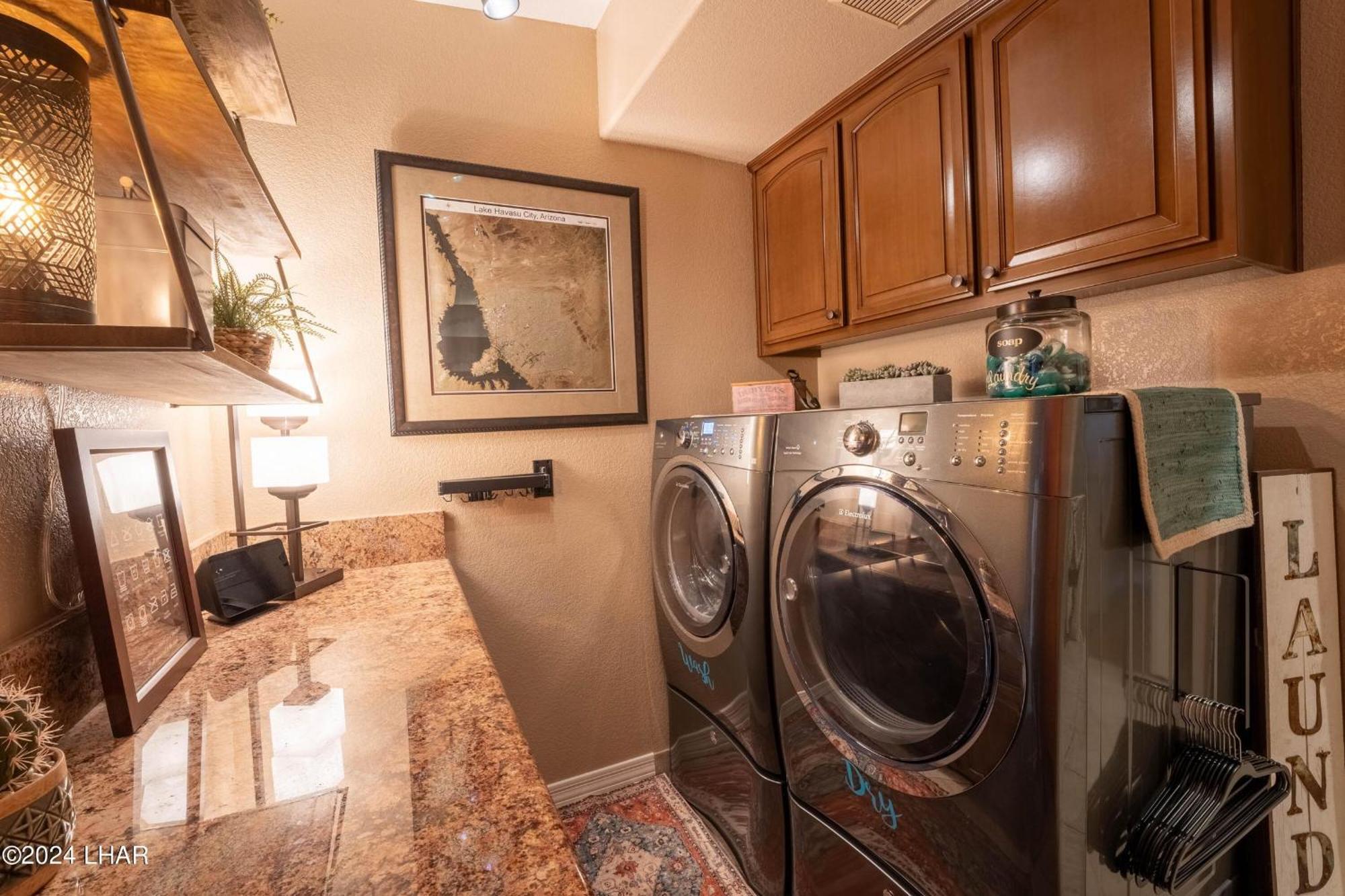 Holiday home Luxe Havasu 6-bedroom Retreat! Pool, Hot Tub, Views! *