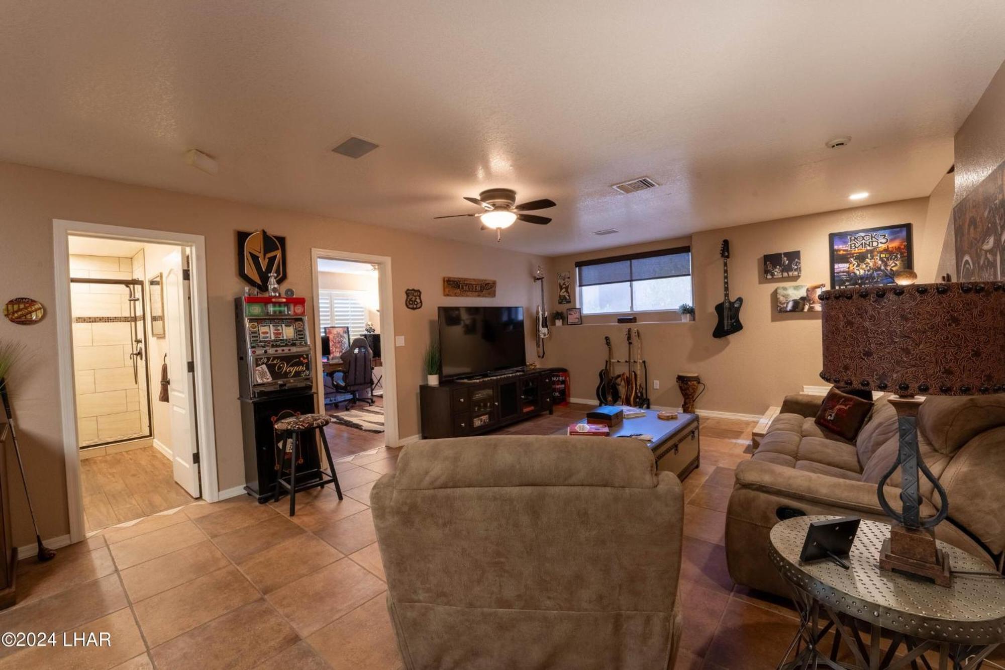 Luxe Havasu 6-bedroom Retreat! Pool, Hot Tub, Views! *