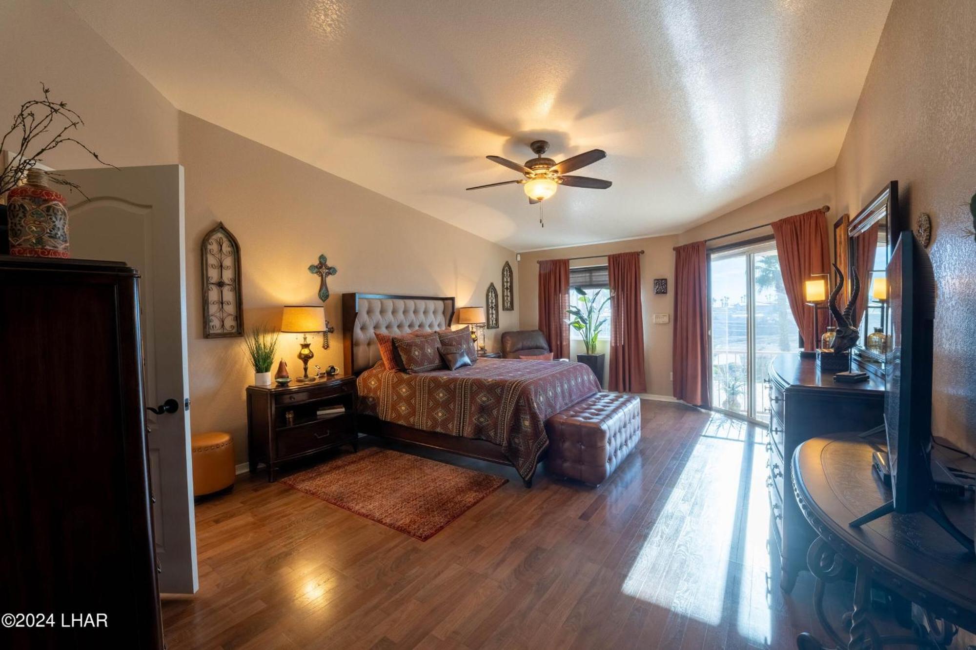 Luxe Havasu 6-bedroom Retreat! Pool, Hot Tub, Views! Holiday home *