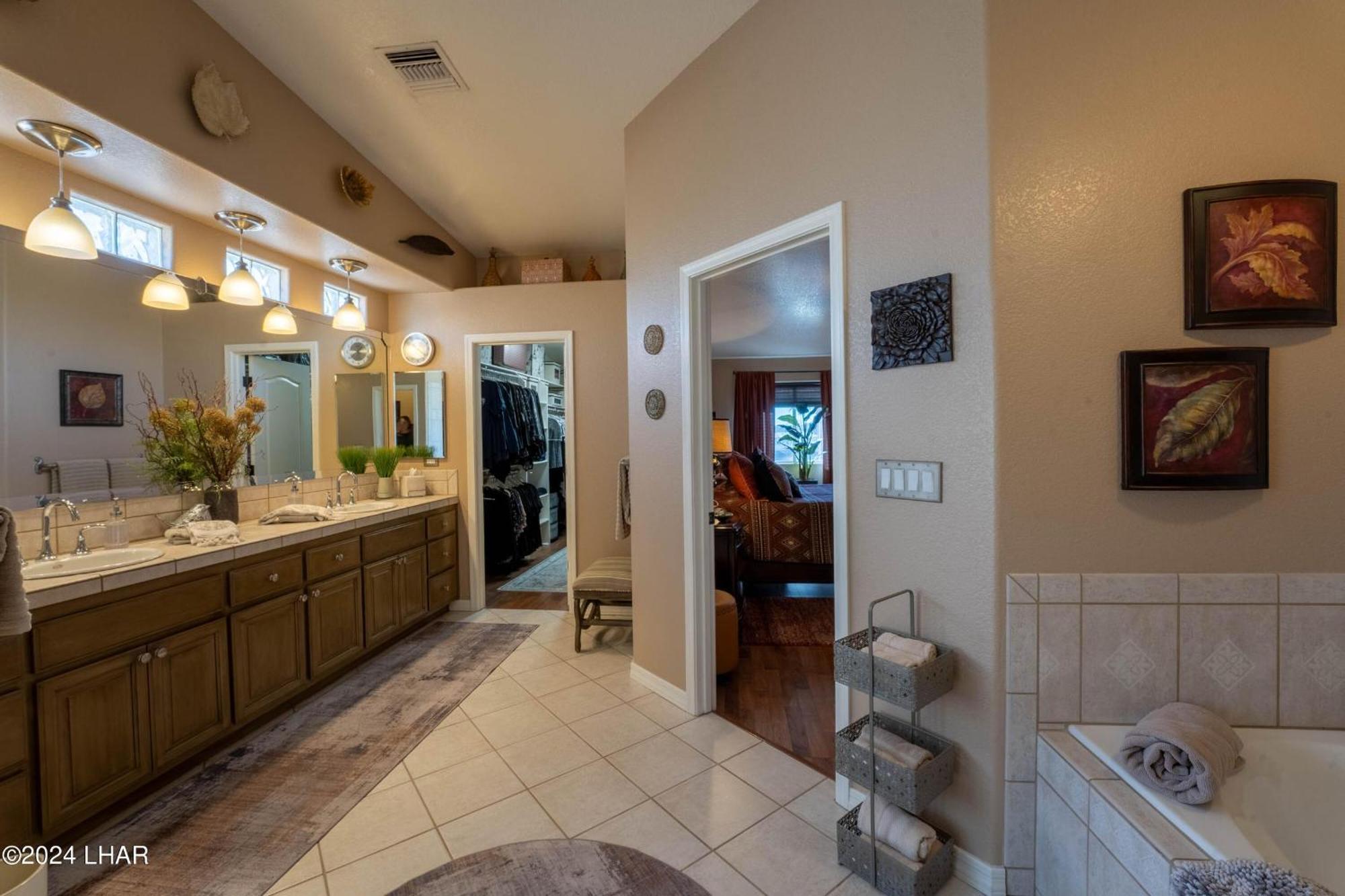 Holiday home Luxe Havasu 6-bedroom Retreat! Pool, Hot Tub, Views!